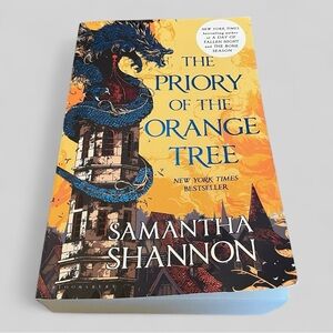 The Priory of the Orange Tree by Samantha Shannon (Paperback)